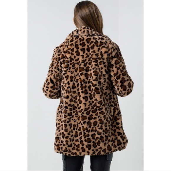 SOLD OUT SALE LEOPARD FAUX FUR TEDDY COAT - Picture 3 of 6